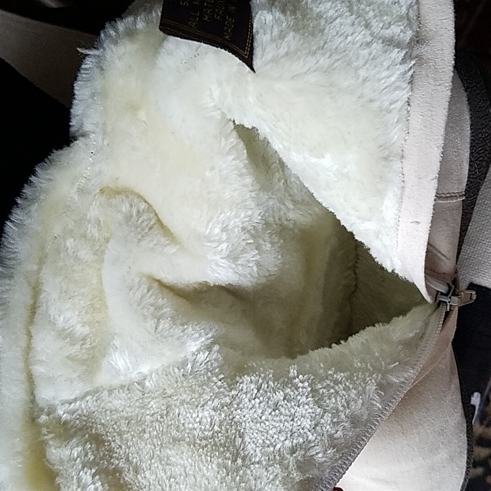 Off-white Suede booties. - Picture 10 of 12